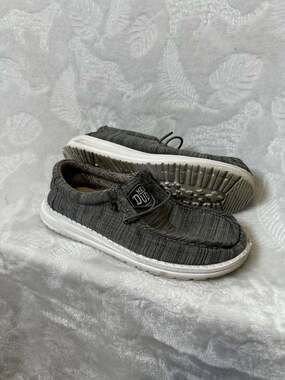 HEYDUDE Youth Wally  slip-on shoes